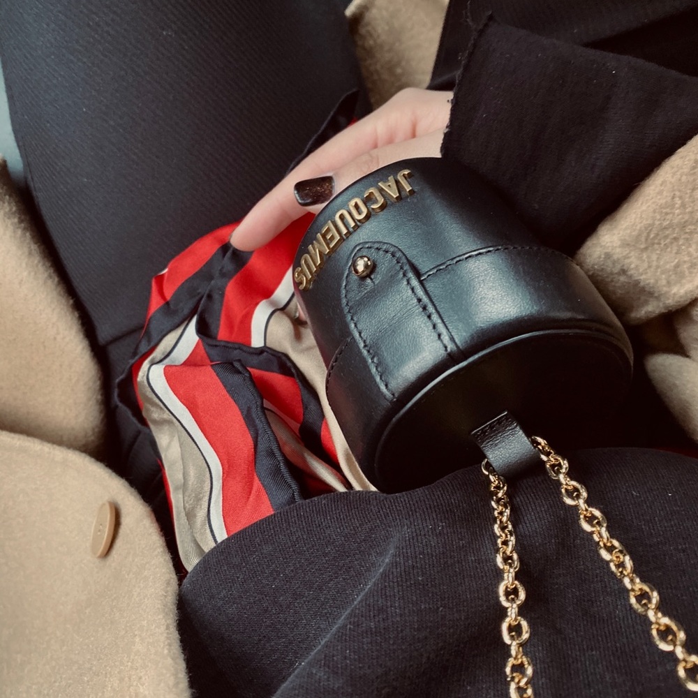 Meet your Posher, Crystal